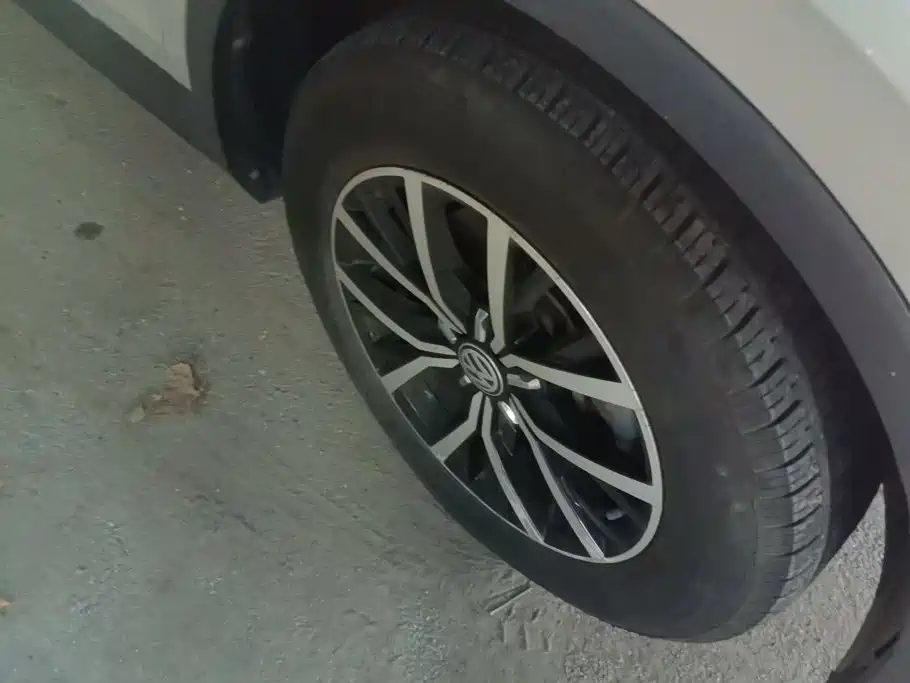Volkswagen Tiguan L — миниатюра 6