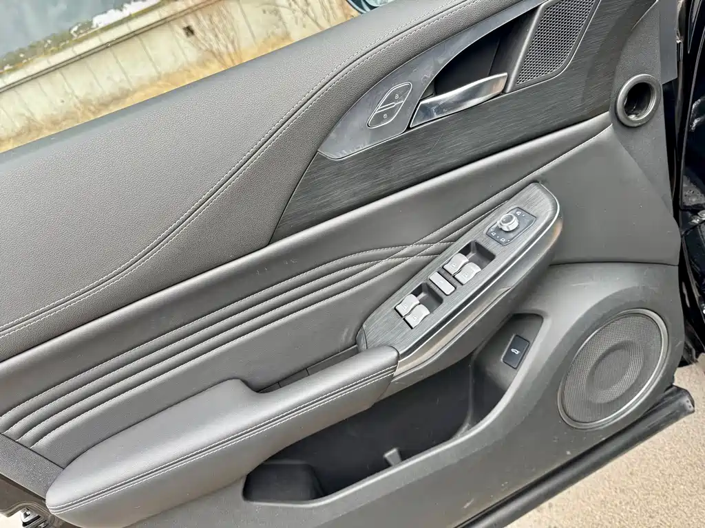 WEI PAI WEI BRAND VV5