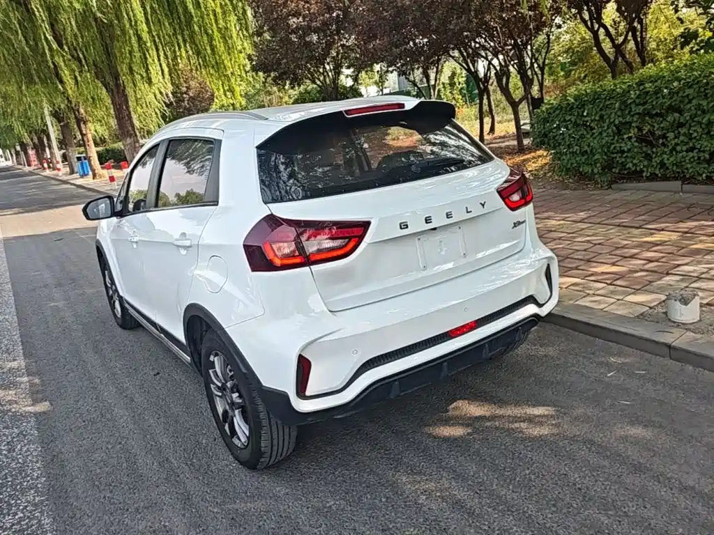 Geely Vision X3 — миниатюра 5