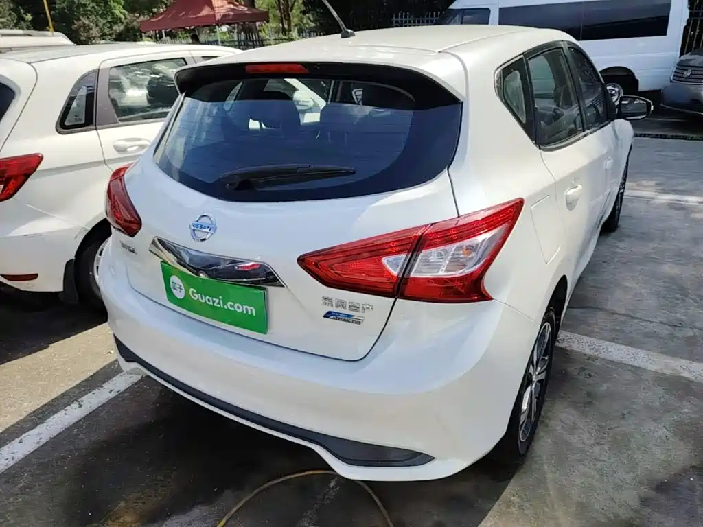 Nissan Tiida — миниатюра 7