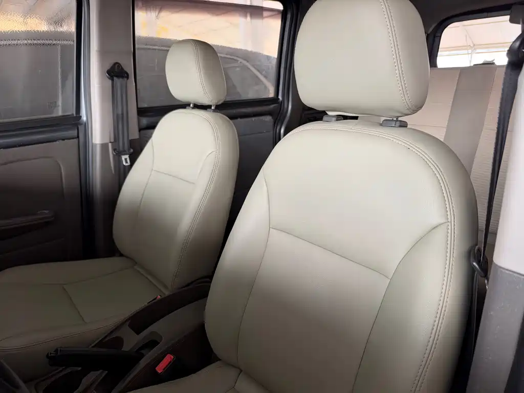 Wuling Rongguang V — миниатюра 6