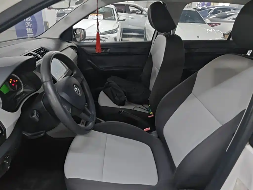 Skoda Fabia — миниатюра 15