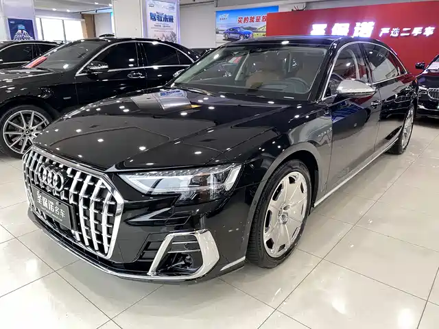 AUDI A8