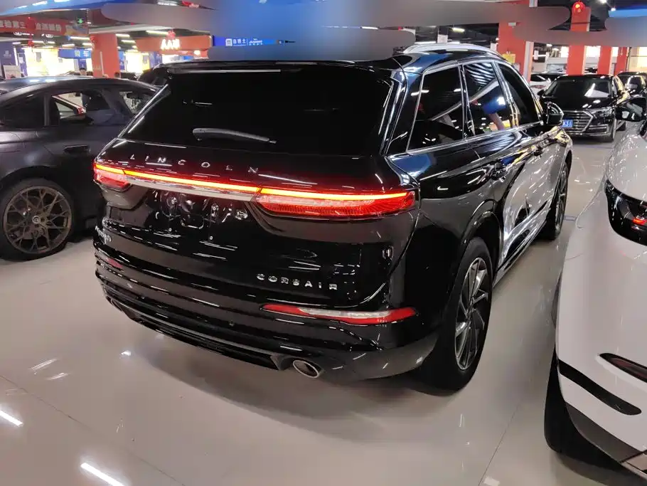 Lincoln Corsair Hybrid — миниатюра 3