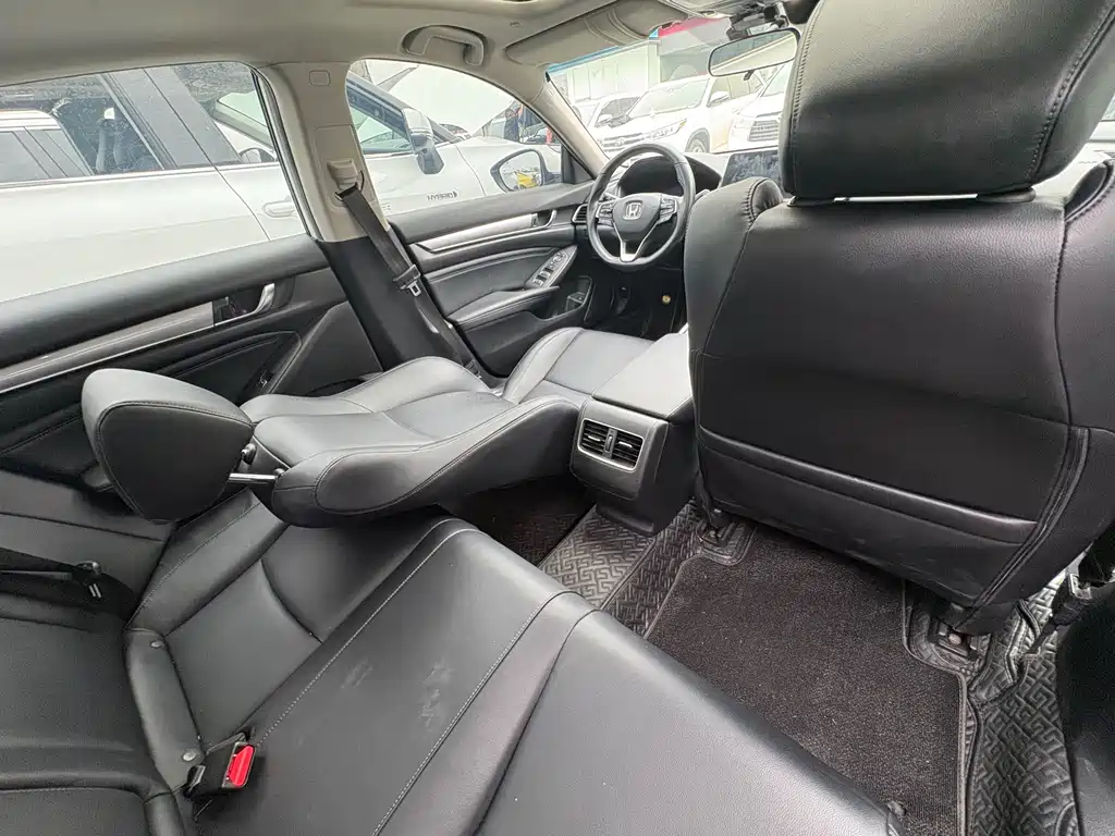 Honda Accord — миниатюра 10