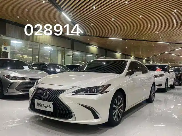 LEXUS  ES 2021