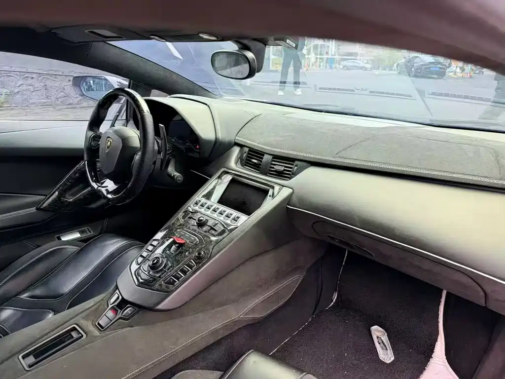 Lamborghini Aventador — миниатюра 4
