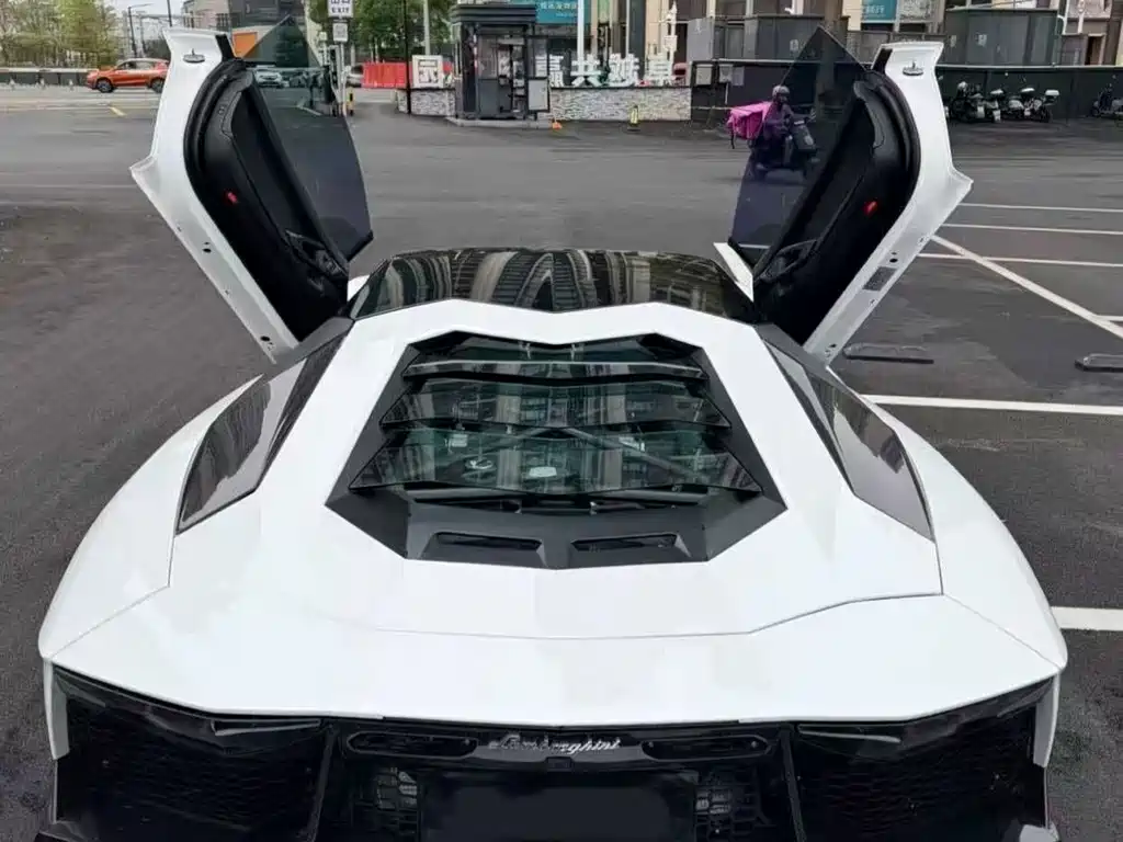 Lamborghini Aventador — миниатюра 7