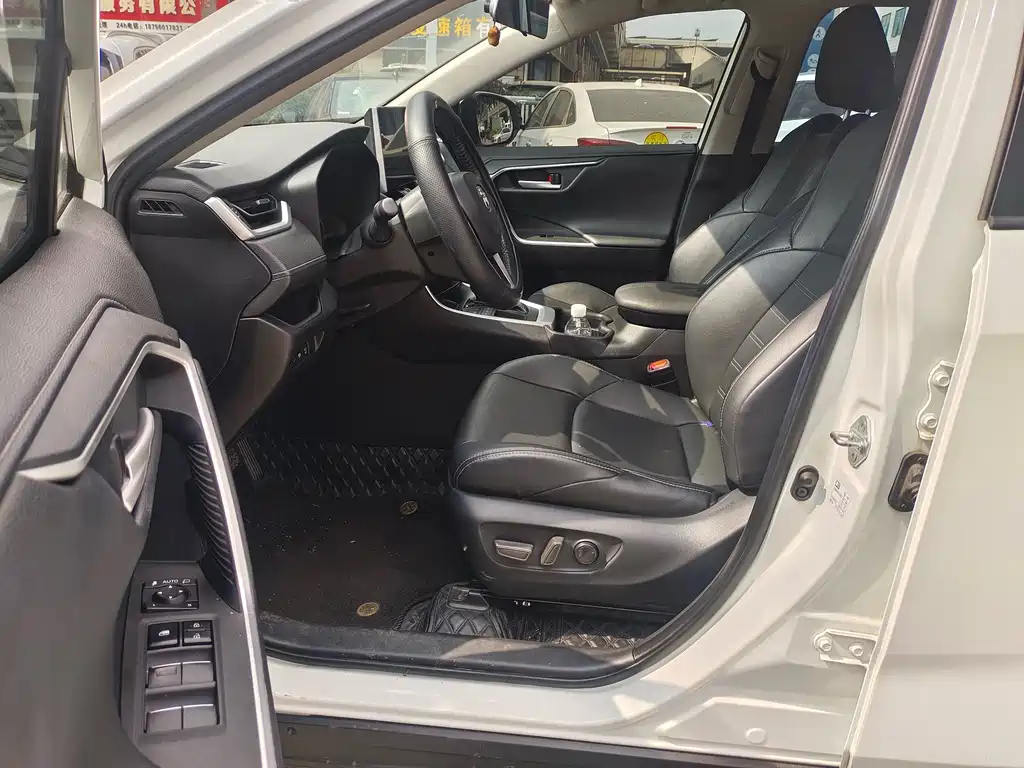Toyota Wildlander — миниатюра 4