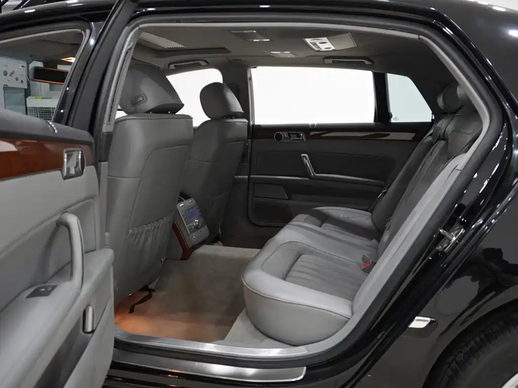 Volkswagen Phaeton — миниатюра 8