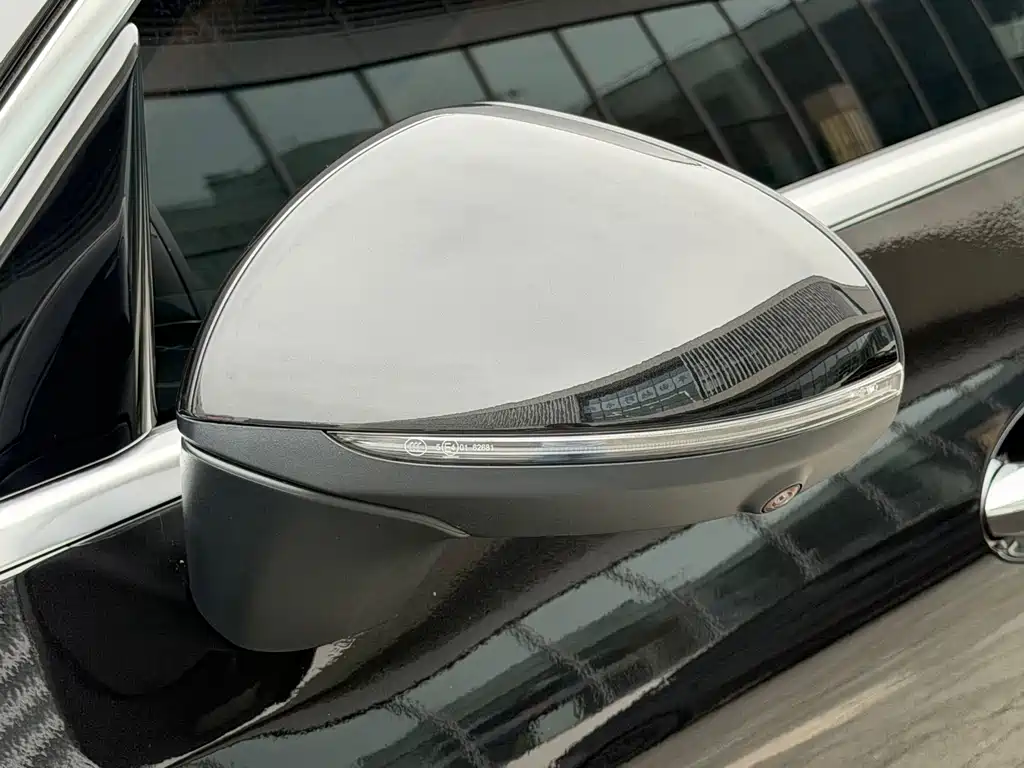 Mercedes-Benz GLC — миниатюра 12