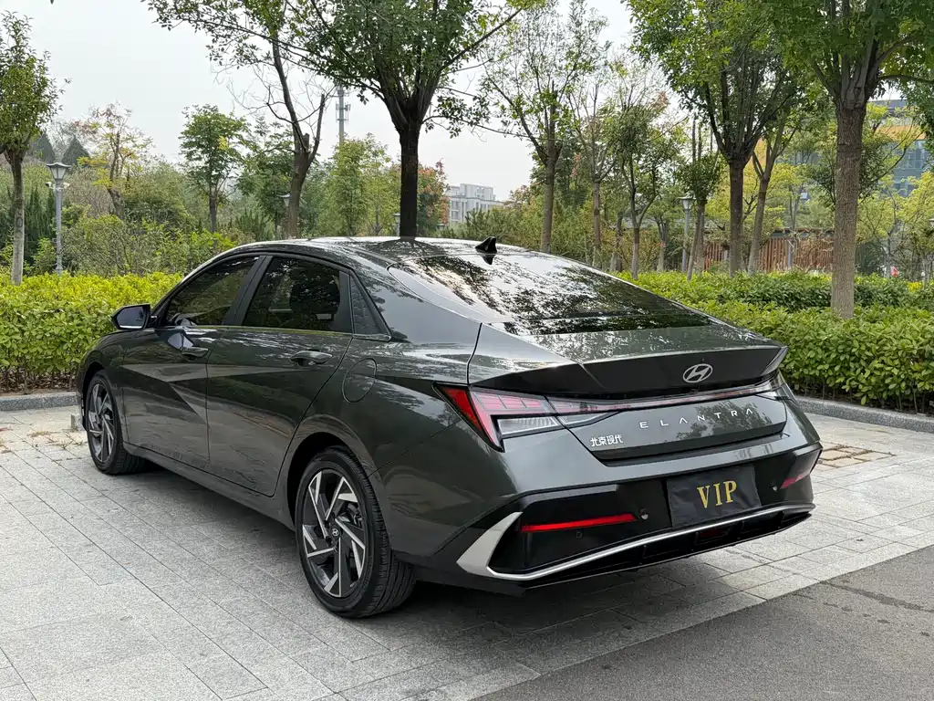 Hyundai Elantra — миниатюра 15