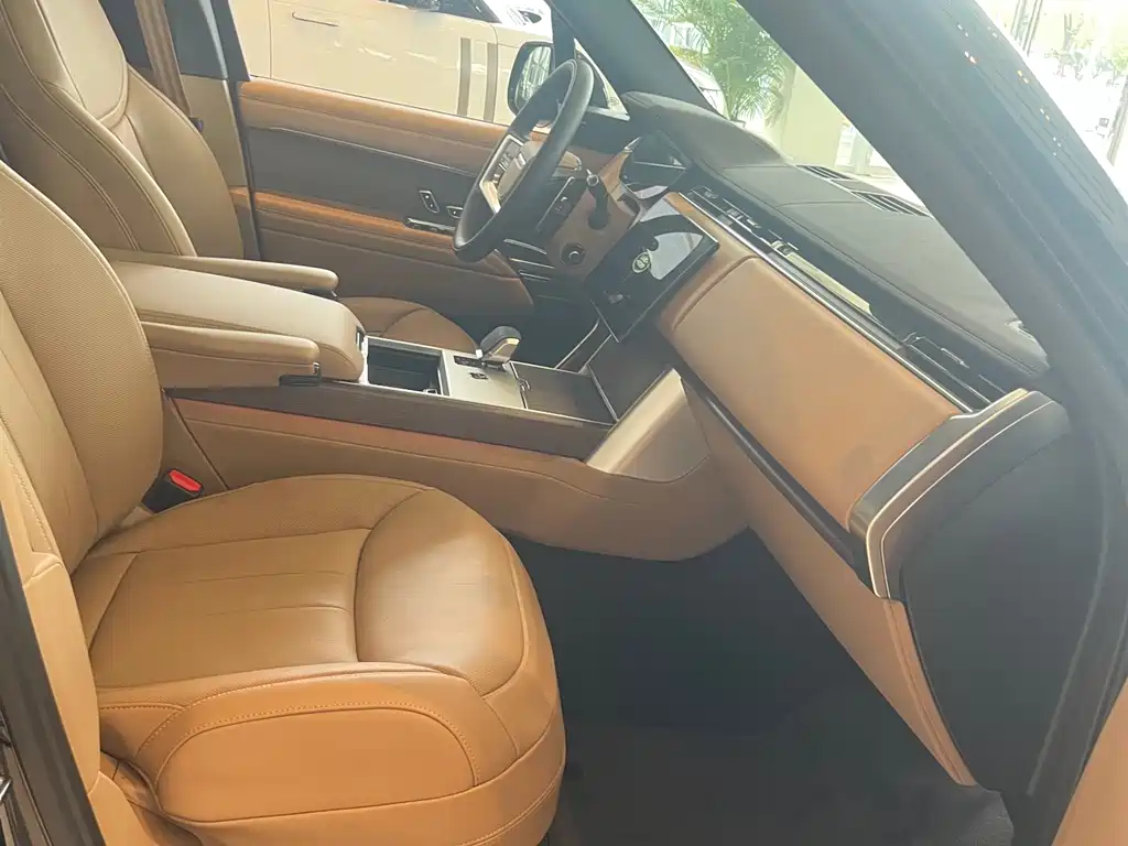Land Rover Range Rover 2026 3.0 L6 400PS HSE