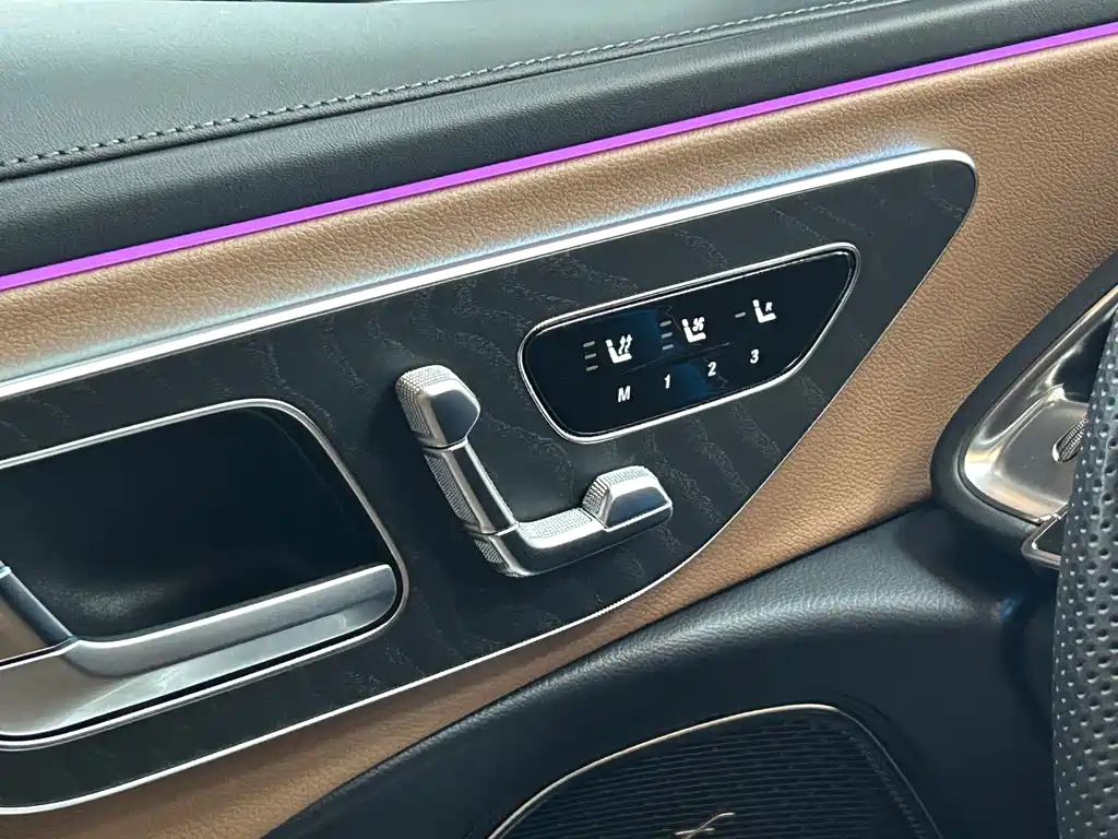Mercedes-Benz E-Class — миниатюра 17