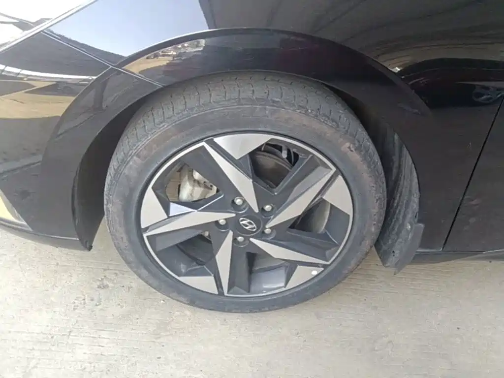 Hyundai Elantra — миниатюра 23