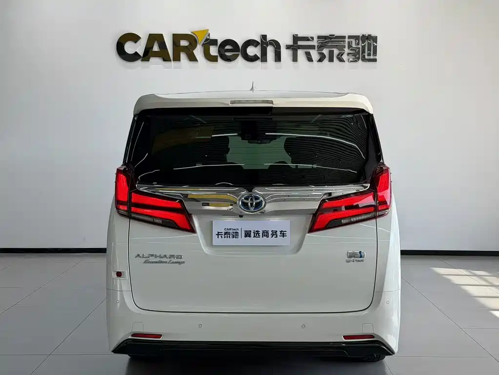Toyota Alphard — миниатюра 3