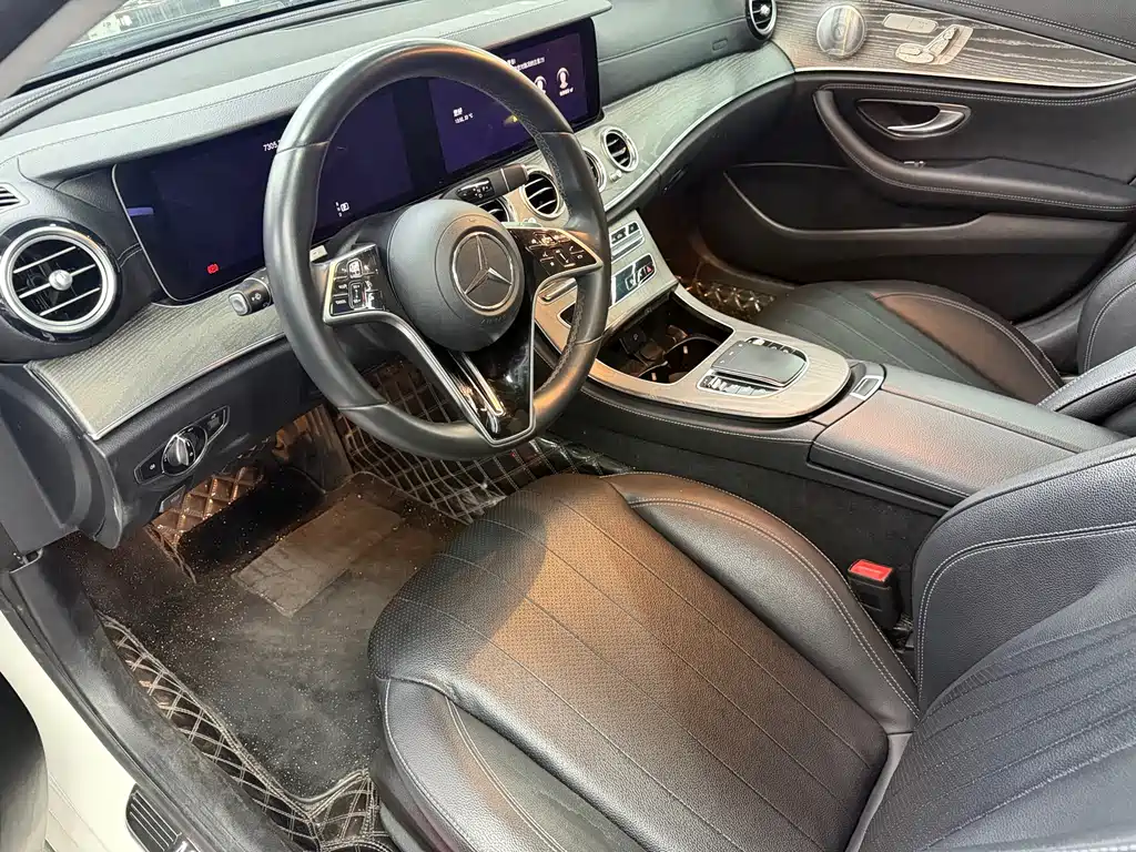 Mercedes-Benz E-Class — миниатюра 11