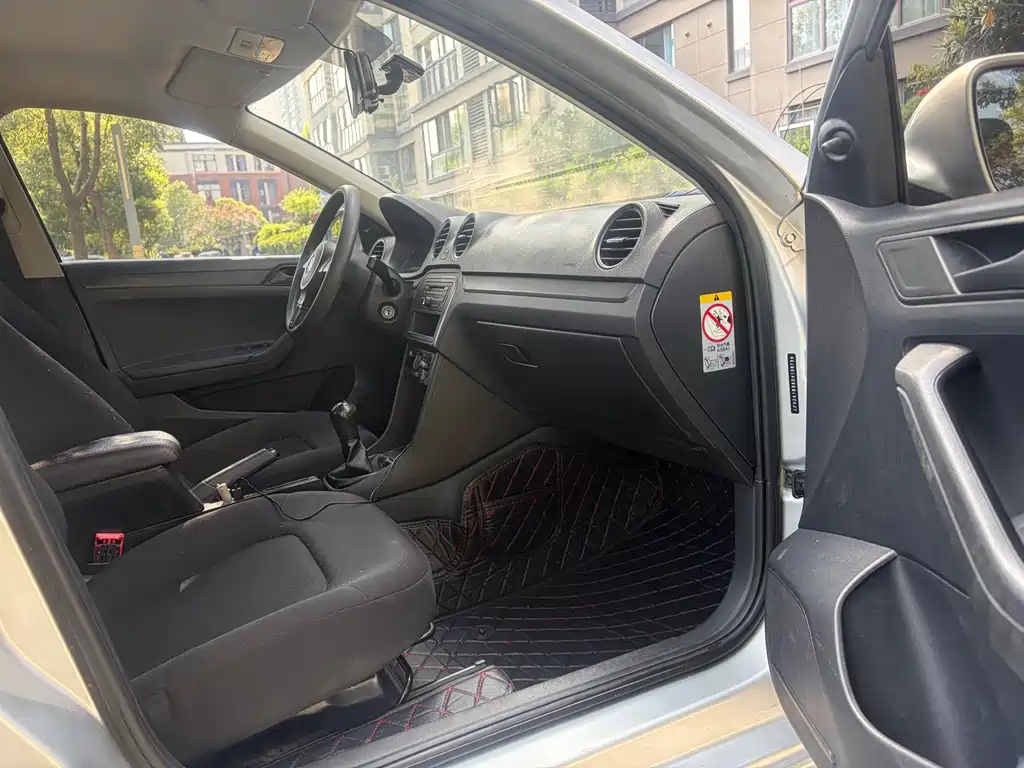 Volkswagen Jetta — миниатюра 9