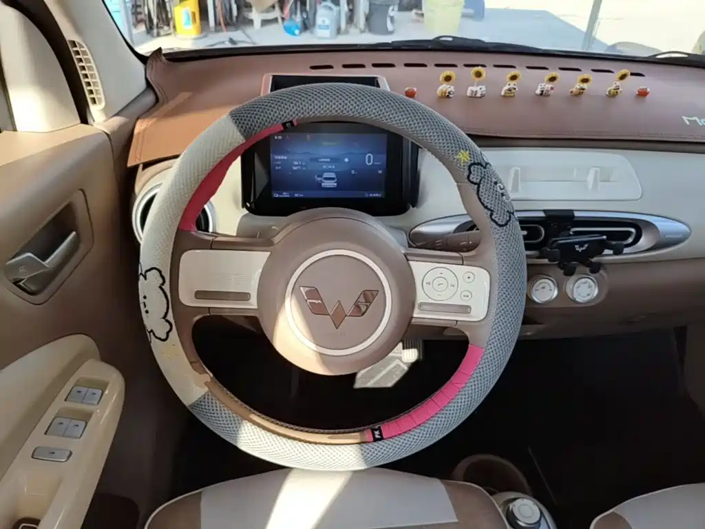Wuling MINIEV — миниатюра 11