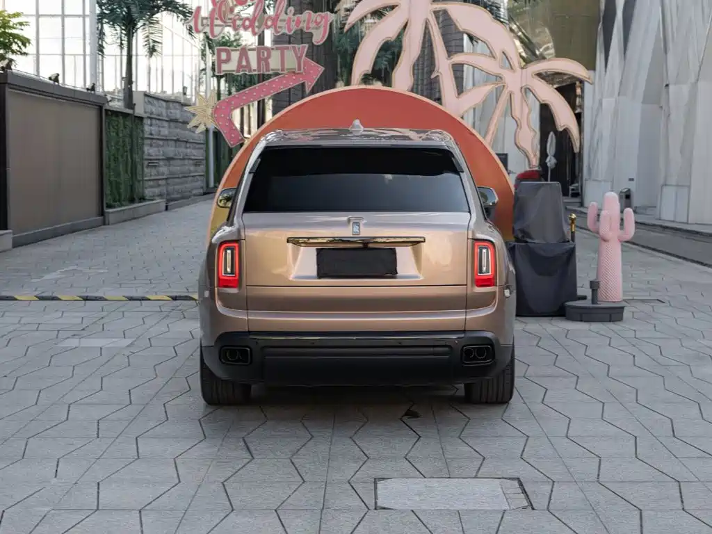 Rolls-Royce Cullinan — миниатюра 5