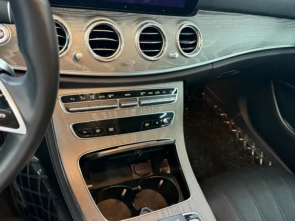 Mercedes-Benz E-Class — миниатюра 4