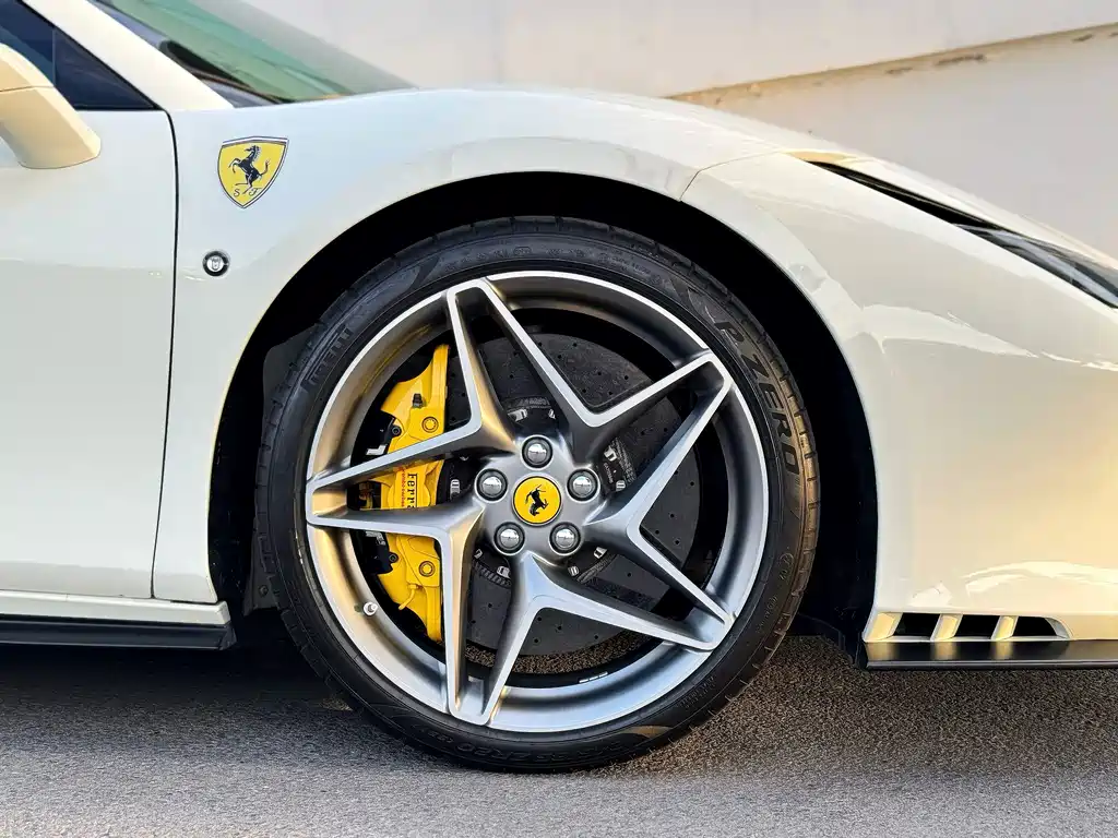 Ferrari F8 — миниатюра 3
