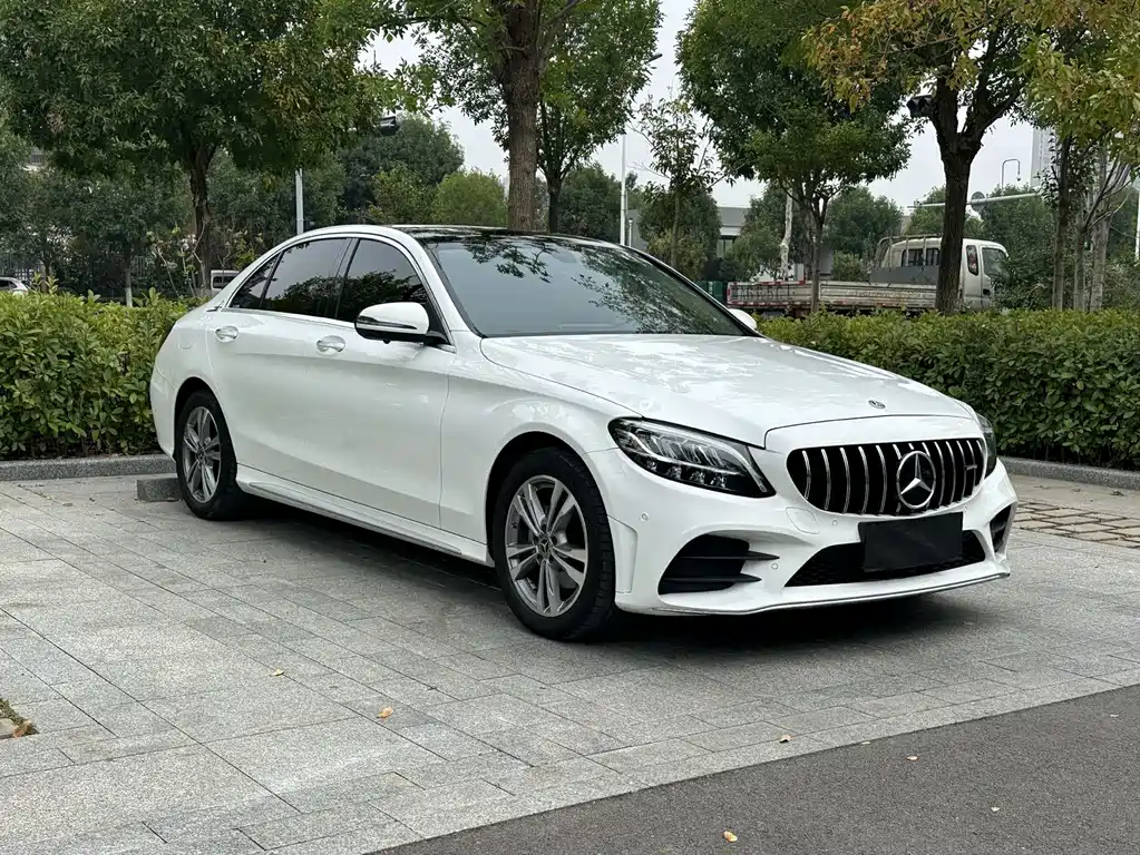 Mercedes-Benz C-Class — миниатюра 3