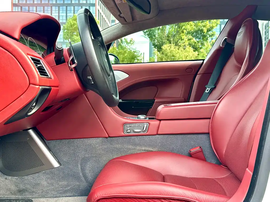 Aston Martin Rapide — миниатюра 4