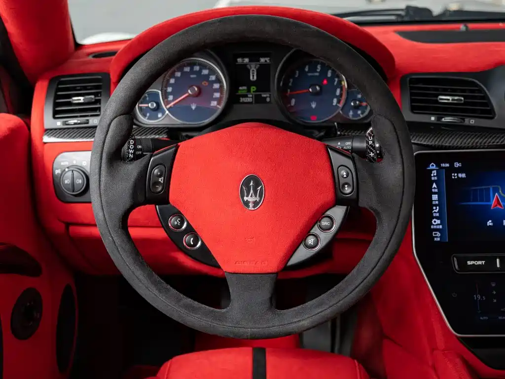 Maserati GranTurismo — миниатюра 11