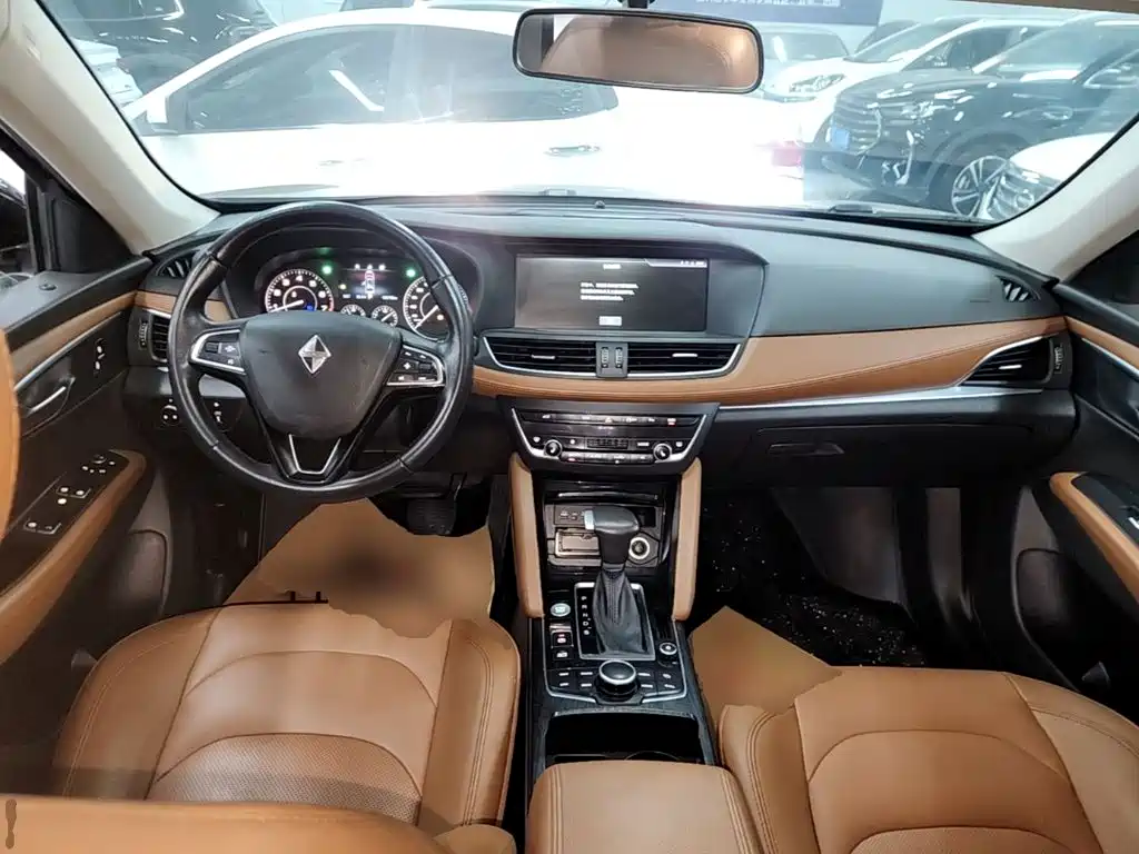 Borgward BX7 — миниатюра 10