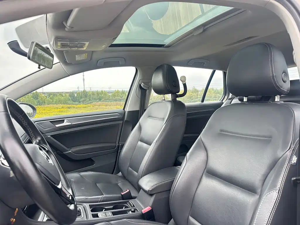 Volkswagen Golf — миниатюра 10