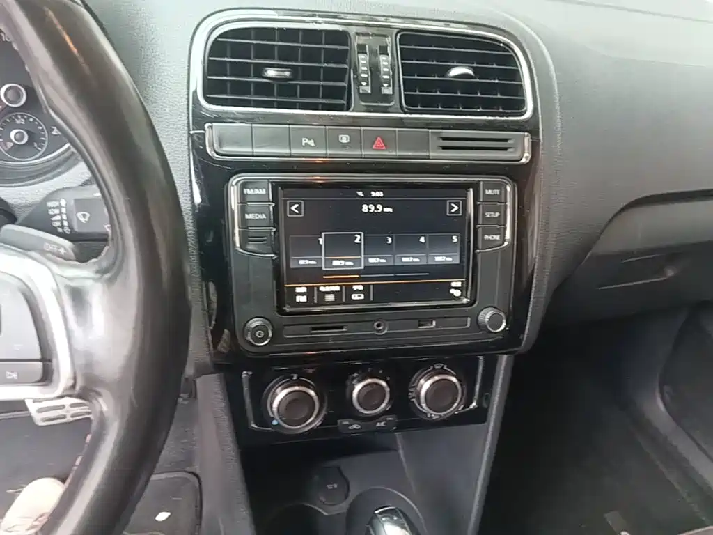Volkswagen Polo — миниатюра 13