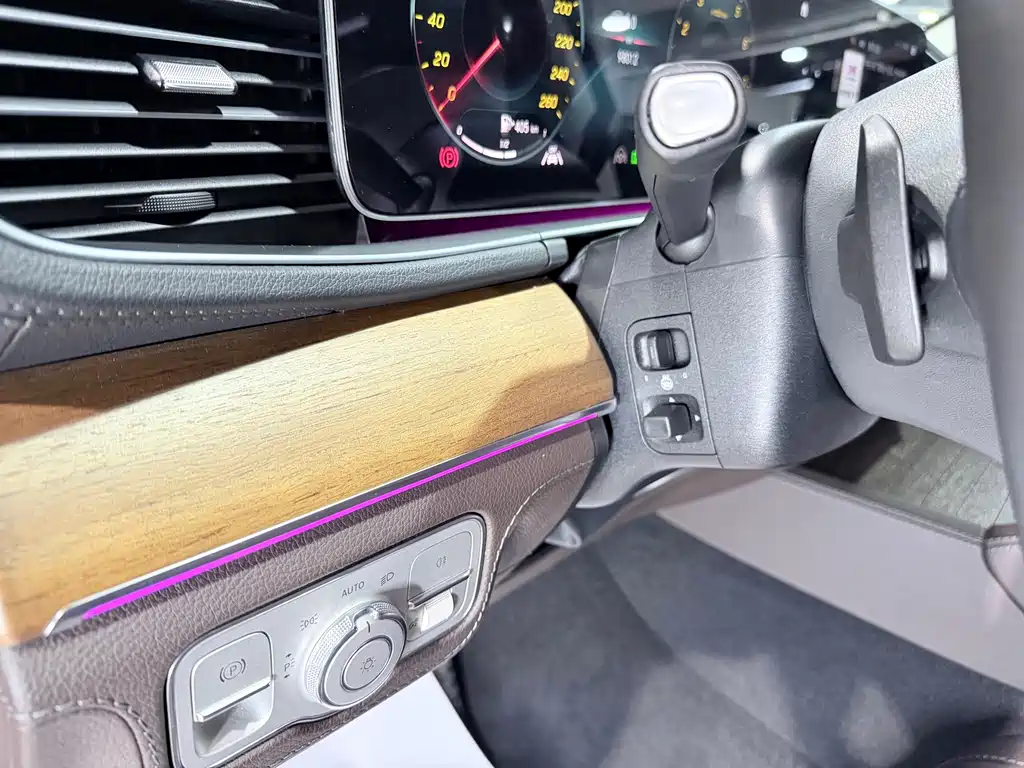 Mercedes-Benz GLS — миниатюра 8