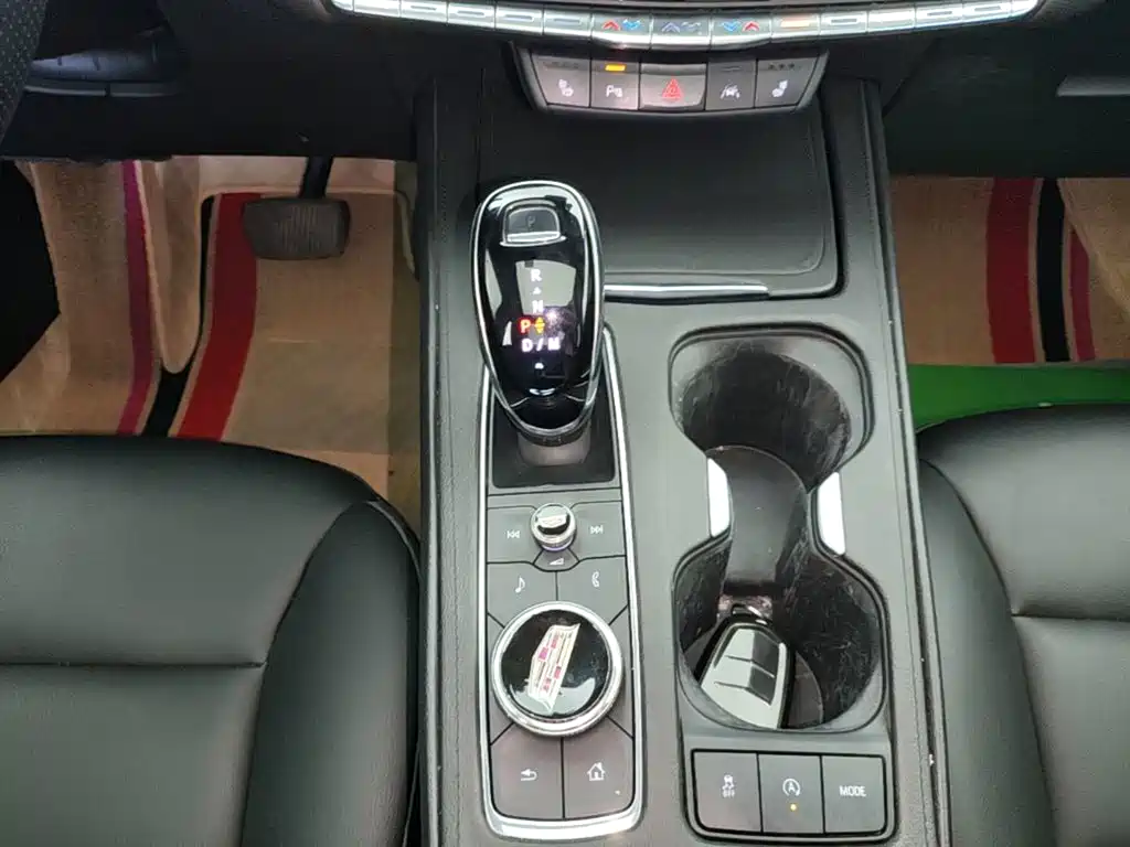 Cadillac XT4 — миниатюра 14