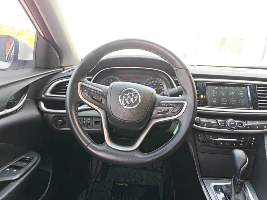 Buick Excelle — миниатюра 11