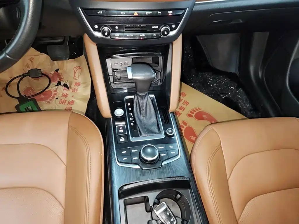 Borgward BX7 — миниатюра 14