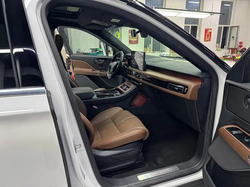 Lincoln Aviator — миниатюра 10