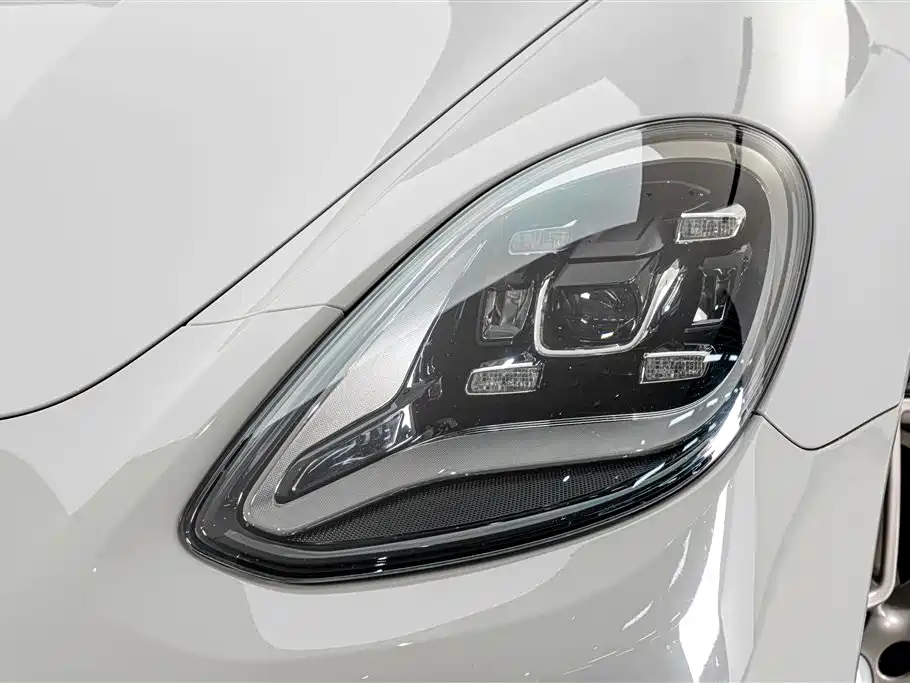 Porsche Panamera — миниатюра 5