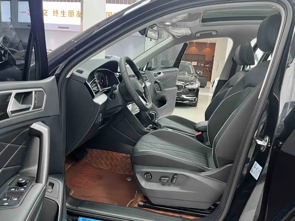 Volkswagen Tiguan L L 2025 300TSI AT