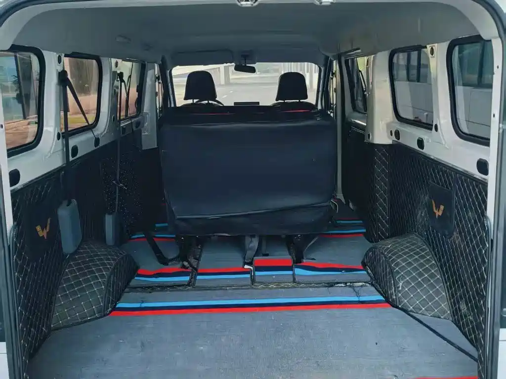 Wuling Yangguang — миниатюра 5