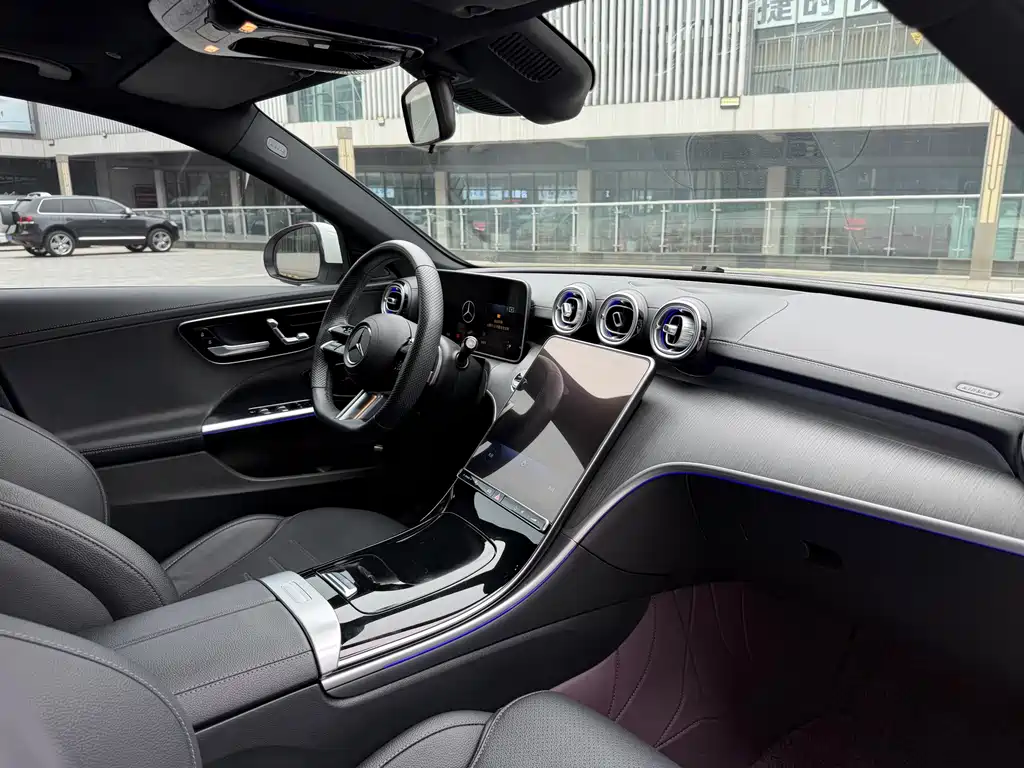 Mercedes-Benz C-Class — миниатюра 9