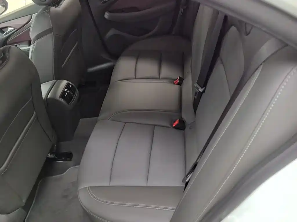 Chevrolet Malibu — миниатюра 17