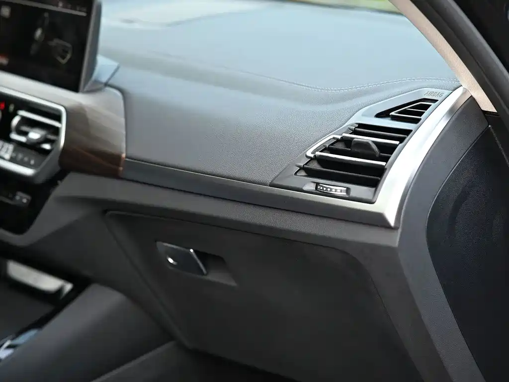 BMW X3 — миниатюра 11