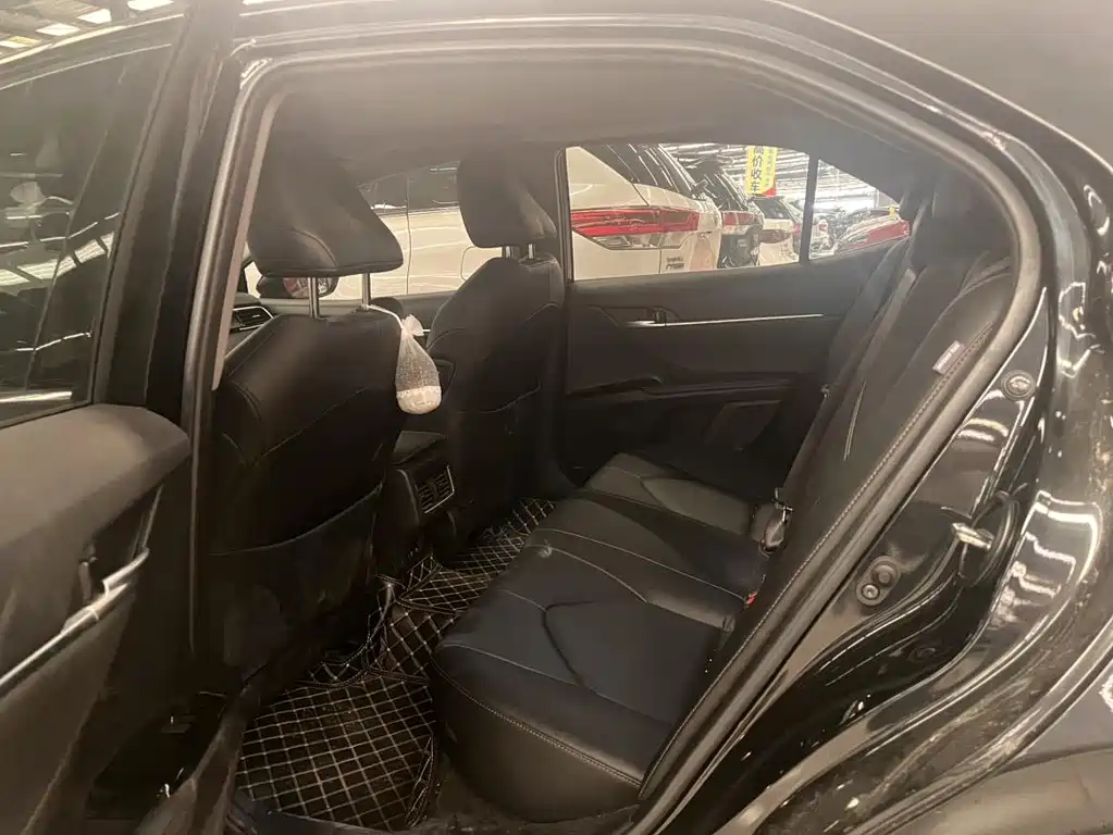 Toyota Camry 2021 2.0G Luxury