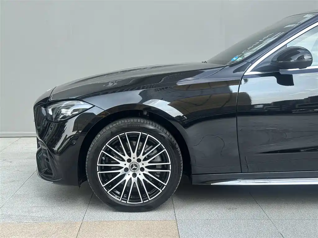 Mercedes-Benz C-Class — миниатюра 5
