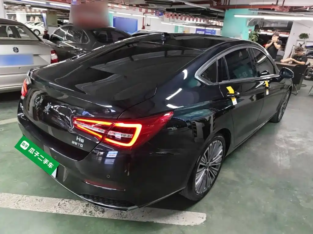 Hongqi Hongqi H5 — миниатюра 7