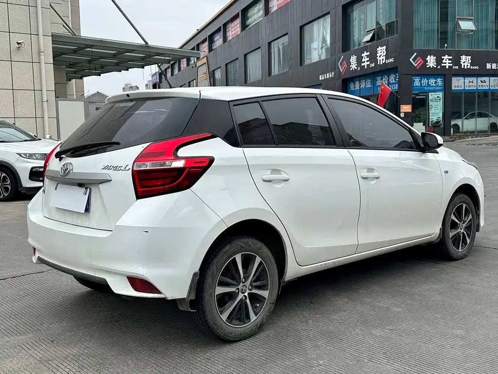 Toyota Yaris L — миниатюра 7