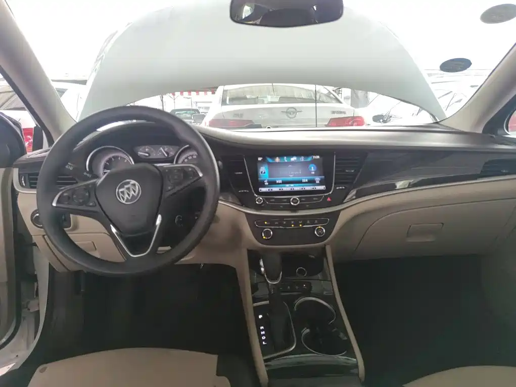 Buick Verano — миниатюра 10