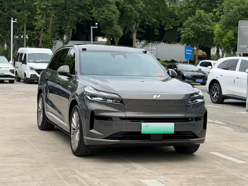 Onvo L90 2025 Max мест
