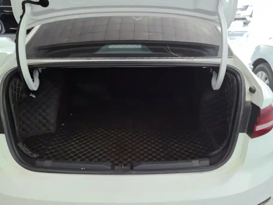 Volkswagen Lavida — миниатюра 4